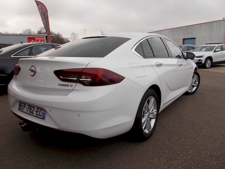 OPEL INSIGNIA II 1.6 DIESEL 136 CV INNOVATION AUTOMATIQUE ********** 1 ERE MAIN AVEC FACTURES D ENTRETIEN **********